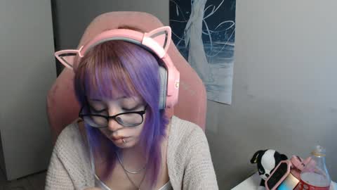 danyelleeyermann online show from April 8, 3:04 pm