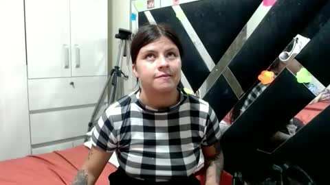 daphne877046 online show from May 27, 1:01 am