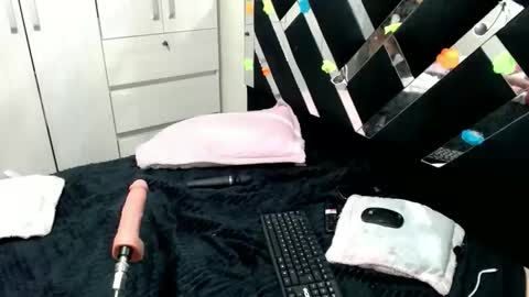 daphne877046 online show from February 3, 6:40 am