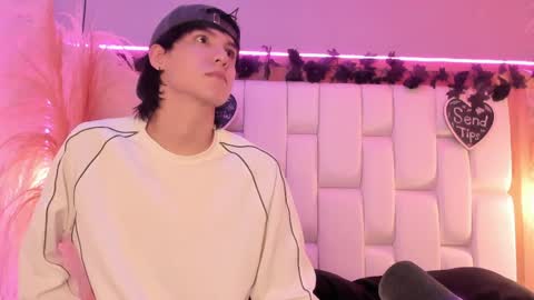 daphne_and_roger online show from March 30, 10:59 am