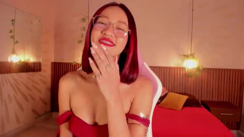 Daphne online show from December 15, 3:24 am