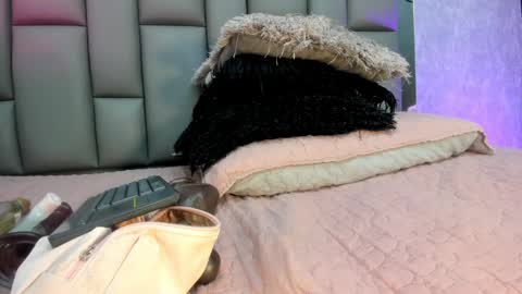 karol  online 2pm until 830 online show from January 11, 8:21 pm