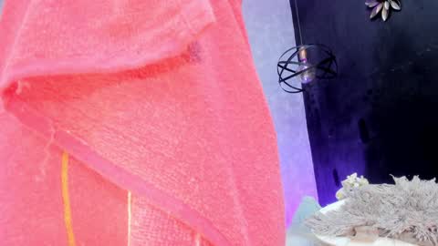 karol  online 2pm until 830 online show from January 8, 1:32 am