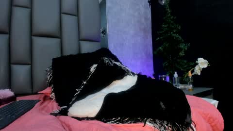 karol  online 2pm until 830 online show from December 30, 10:12 pm