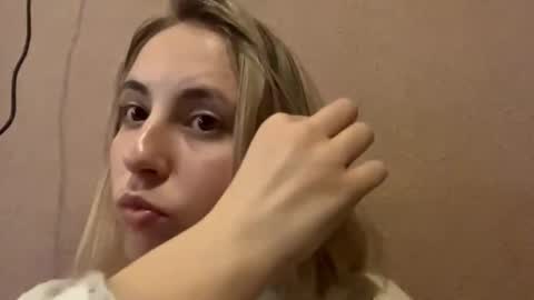 Monika online show from March 29, 6:31 pm