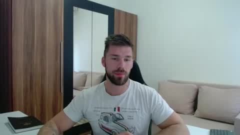 darius_94 online show from March 13, 11:46 am