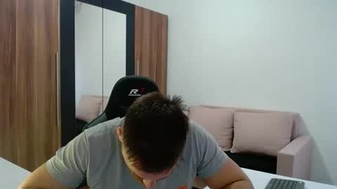 darius_94 online show from October 26, 1:56 pm