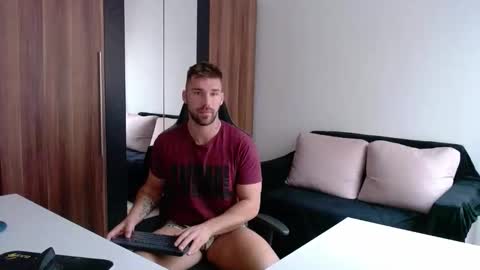 darius_94 online show from October 7, 8:10 am