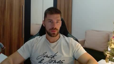 darius_94 online show from January 6, 6:17 am