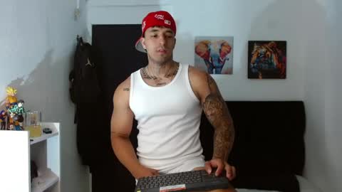 Darius Phoenix  online show from May 12, 6:39 pm