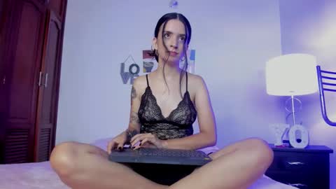 dark_angell77 online show from October 21, 11:26 am