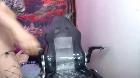 Snapshot of dark_doll5 chatting on January 16, 10:02 pm dark_doll5 online show from January 16, 10:02 pm
