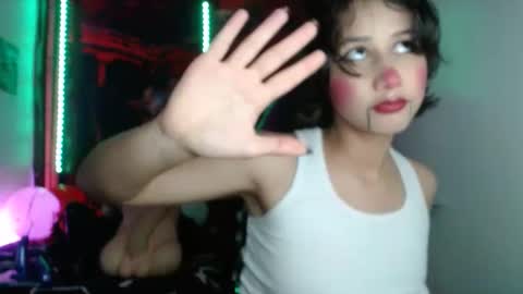 Snapshot of dark_doll5 chatting on February 17, 11:11 pm dark_doll5 online show from February 17, 11:11 pm