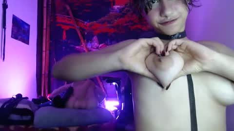 Snapshot of dark_doll5 chatting on February 1, 11:37 pm dark_doll5 online show from February 1, 11:37 pm