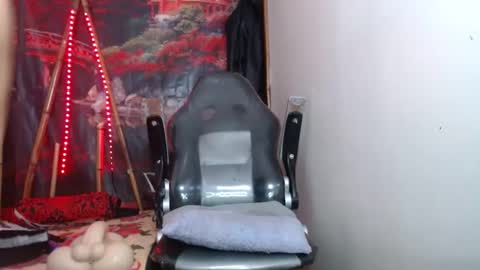 Snapshot of dark_doll5 chatting on January 25, 2:26 am dark_doll5 online show from January 25, 2:26 am