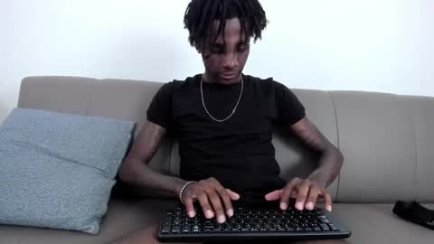 dark_fantasy9 online show from March 25, 8:04 pm