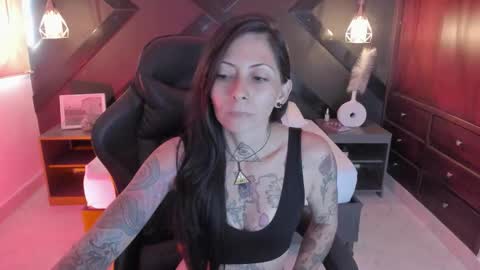 Snapshot of dark_gotica chatting on September 15, 7:59 pm M I K A E L A online show from September 15, 7:59 pm