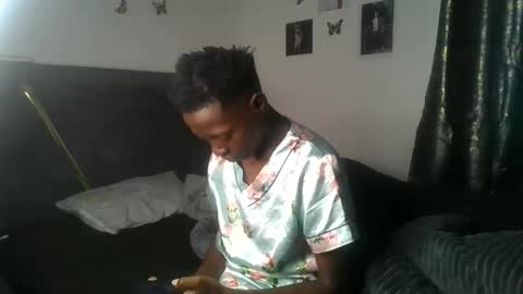 dark_mellanin online show from May 28, 8:45 am