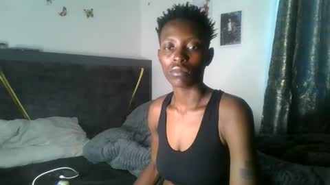 dark_mellanin online show from June 15, 11:57 am