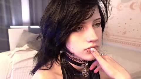 Snapshot of dark_vamp_ chatting on October 11, 4:43 pm Vamp online show from October 11, 4:43 pm