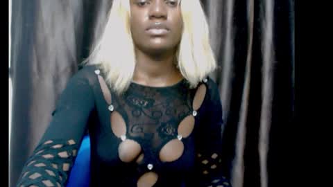 Snapshot of darkchocoxx chatting on September 22, 7:40 pm sexygal online show from September 22, 7:40 pm