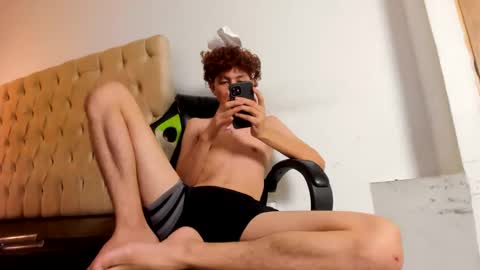 darkknightx01 online show from October 19, 8:02 pm