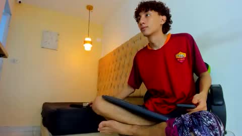 darkknightx01 online show from October 16, 2:11 am