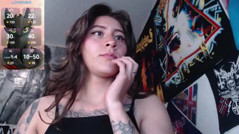 Snapshot of darkness_joones chatting on January 31, 11:24 pm Darkness online show from January 31, 11:24 pm