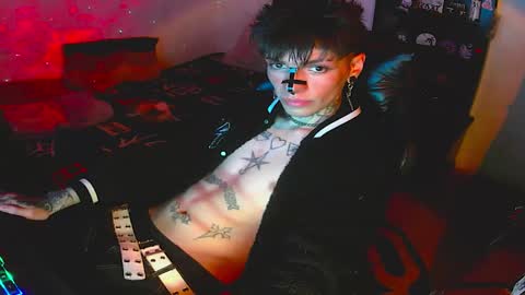   online show from October 23, 9:33 am