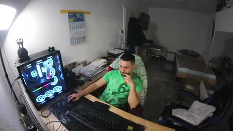 Snapshot of darkschneider_ chatting on January 11, 3:34 am darkschneider_ online show from January 11, 3:34 am