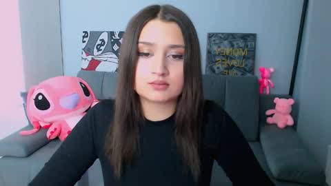 Amelie online show from April 13, 4:22 pm