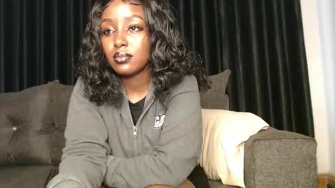 darktanqueen online show from October 31, 4:24 am