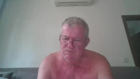 darwincock online show from April 2, 1:24 am