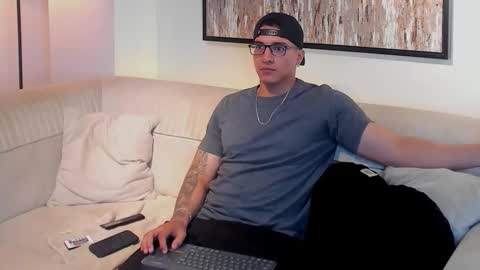 Dash online show from February 4, 11:25 am