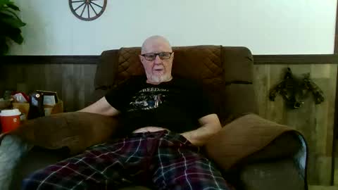 dave571960 online show from April 6, 11:11 am