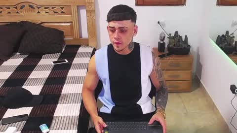 luis online show from November 18, 7:33 am