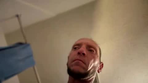 Snapshot of davidcav240 chatting on October 14, 4:48 am davidcav240 online show from October 14, 4:48 am