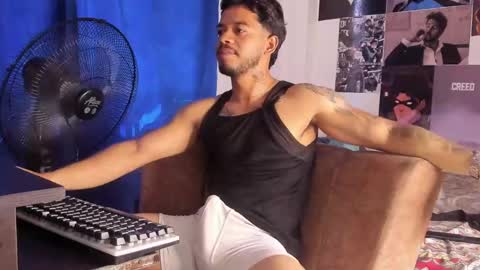 Snapshot of davide_daniels chatting on October 12, 7:05 pm Davide online show from October 12, 7:05 pm