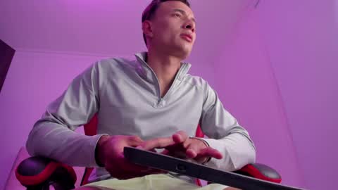 davis online show from April 14, 3:10 am