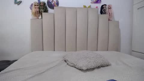 instagram  catherin dayana reina online show from October 7, 3:30 pm