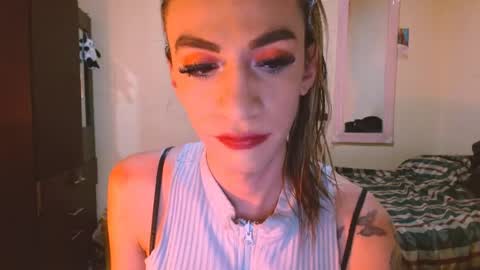 dayanna_01_ online show from May 12, 5:11 pm