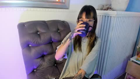 Snapshot of dayanne7 chatting on December 17, 5:40 am dayanne7 online show from December 17, 5:40 am