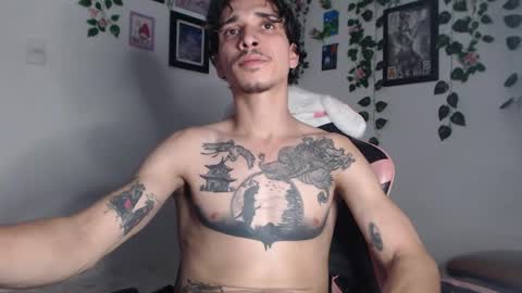 dazzayy online show from December 6, 12:40 am