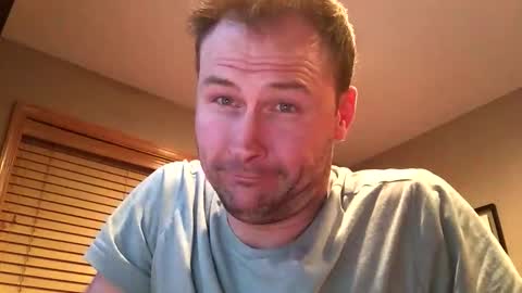 Snapshot of dconstruction chatting on October 25, 4:24 am dconstruction online show from October 25, 4:24 am