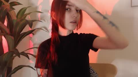 freak online show from November 26, 3:15 am