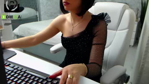 Elly online show from March 1, 10:34 am