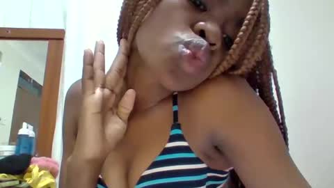 lilian online show from February 12, 3:40 am