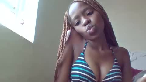 lilian online show from February 7, 9:58 am