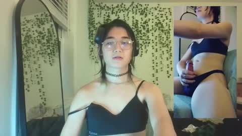 deciduousdoll online show from October 27, 6:13 am