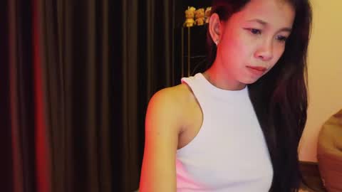 deedeedoll online show from April 8, 11:13 am